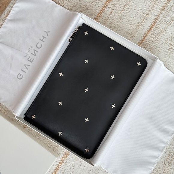 Givenchy Medium Pandora Studded Cross Pouch - Clutch - Picture 3 of 10